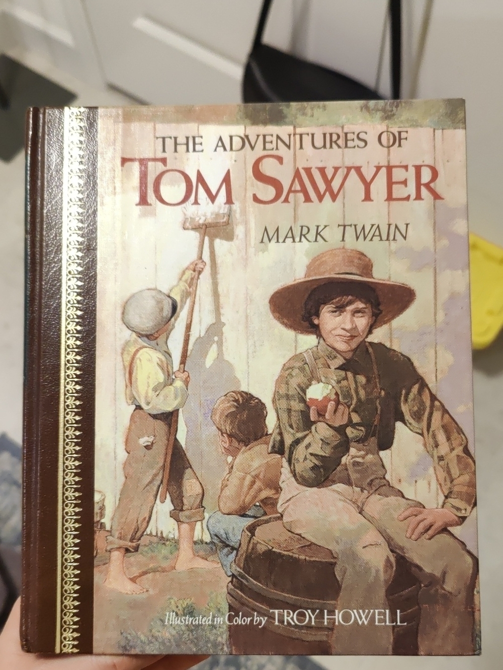1989 Vintage Novel "The Adventures of Tom Sawyer" Illustrated Mark Twain Estheti